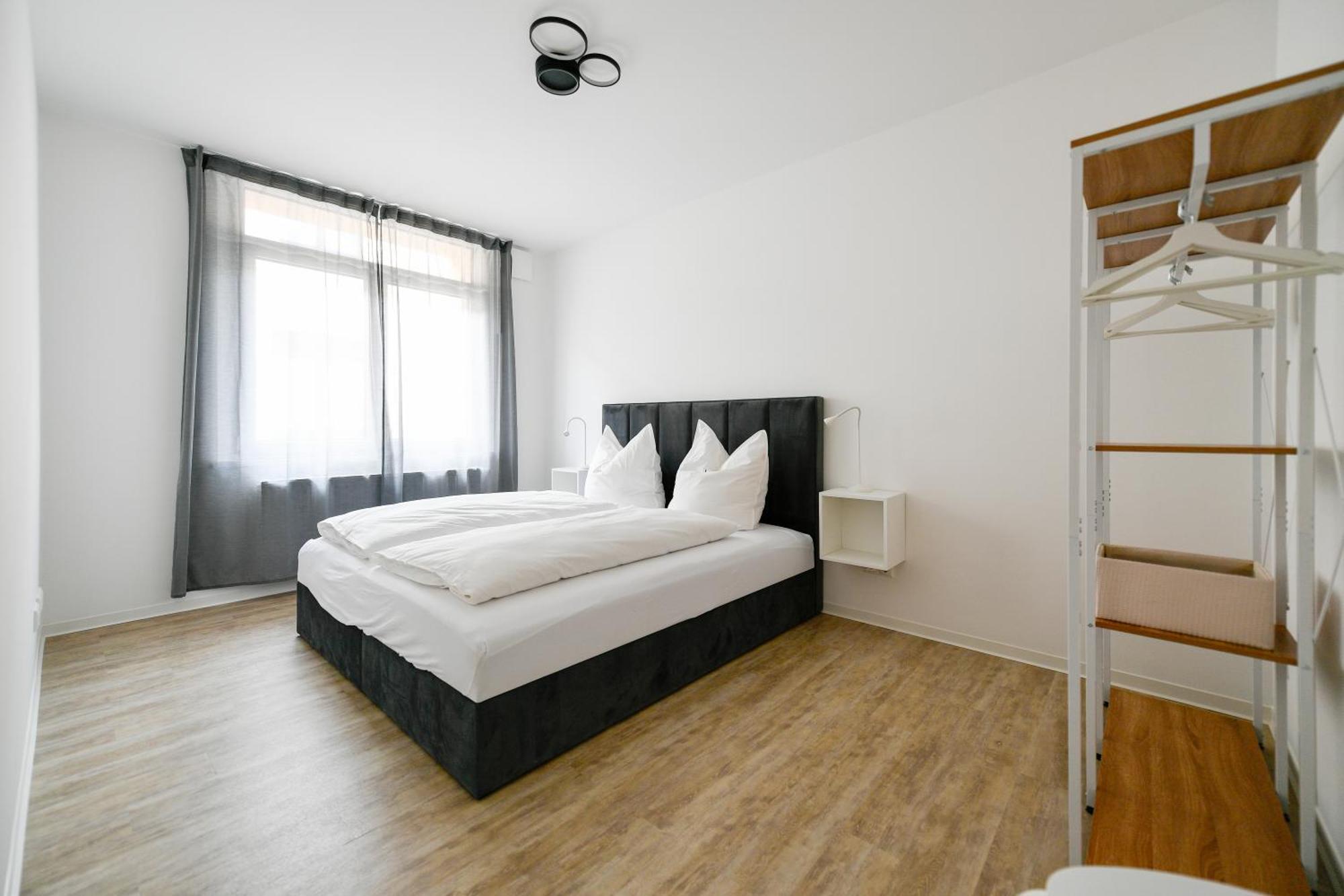 Ferienwohnungen Am Theater - Modern, Zentral Und Ruhig Mit Kueche, Waschtrockner, Netflix, Wlan Und Parkplatz- 2 Zimmer, 52 Qm Cottbus Kamer foto
